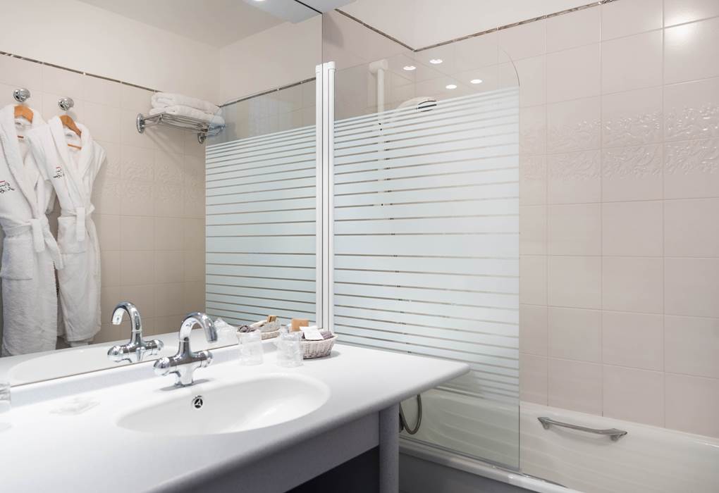 Chambre Verte Château double ou quadruple et salle de bains
