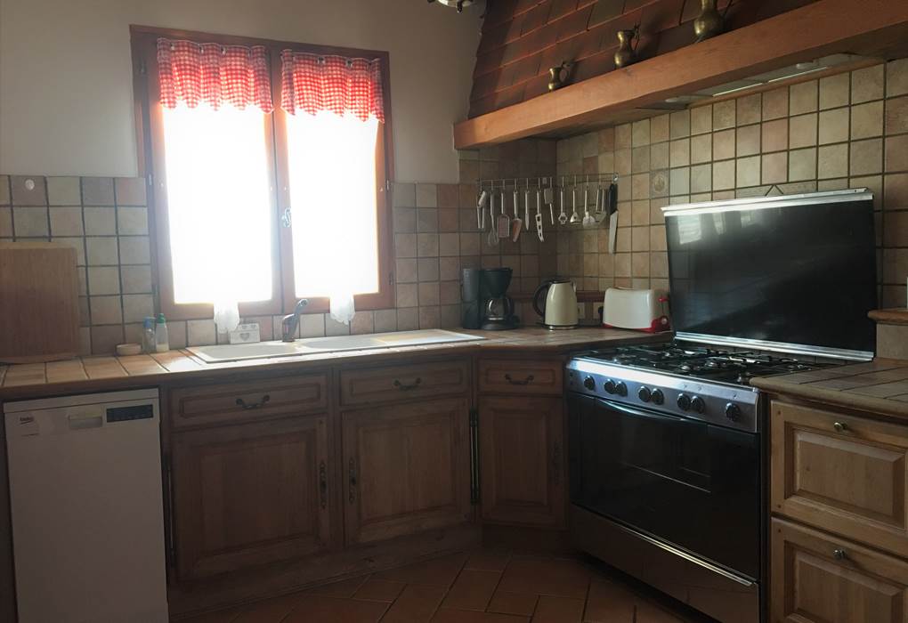 Cuisine ouverte entièrement équipée