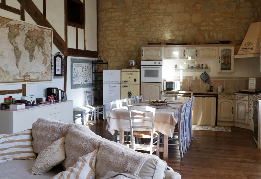 Château de Saint Chamarand, Aile Renaissance, salon et cuisine (5)