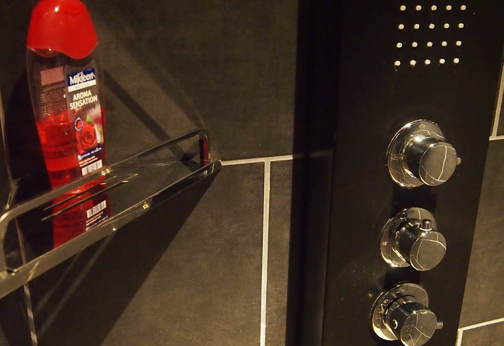 Douche italienne avec jets hydro-massants