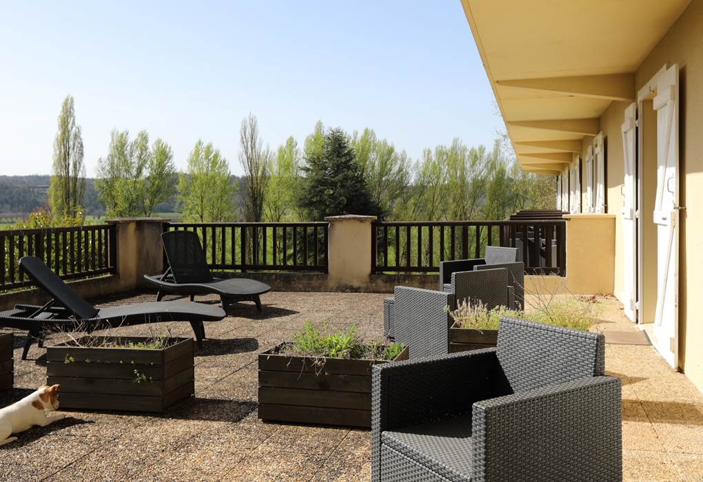 Terrasse Gîte Junior Suite Annexe au RdC 29 -30 exposée sud - de 2 à 6 personnes