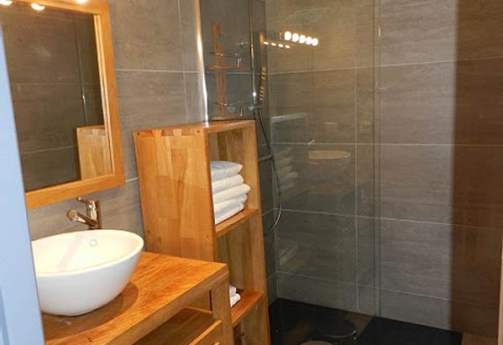 c2bf3834-333e-4641-b602-5976c7f84a8a.1.10