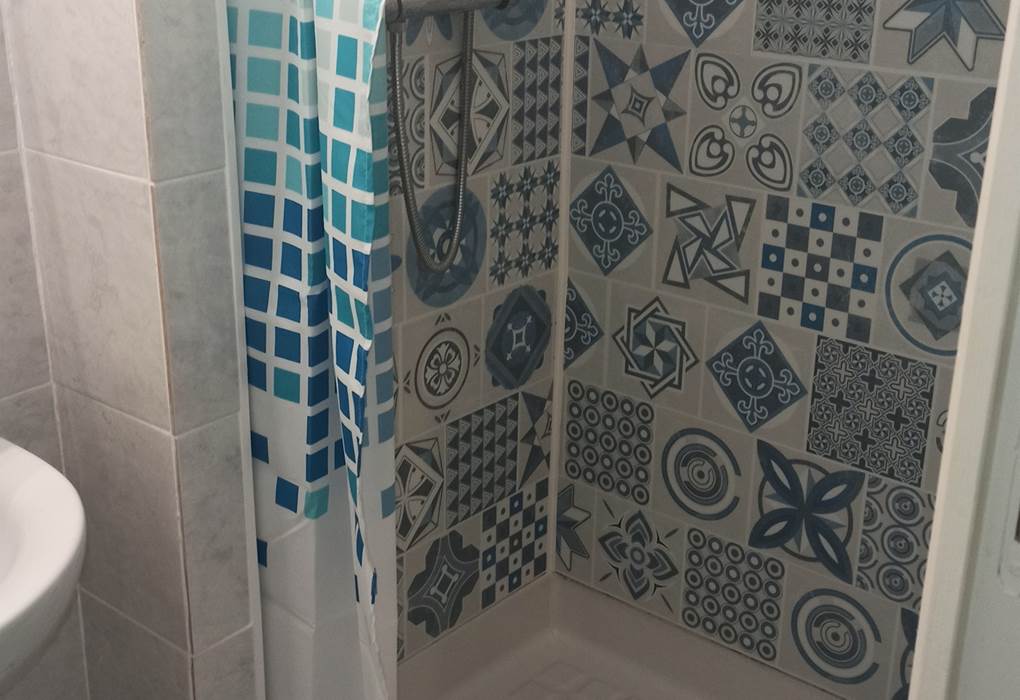 Salle de bain économique avec douche