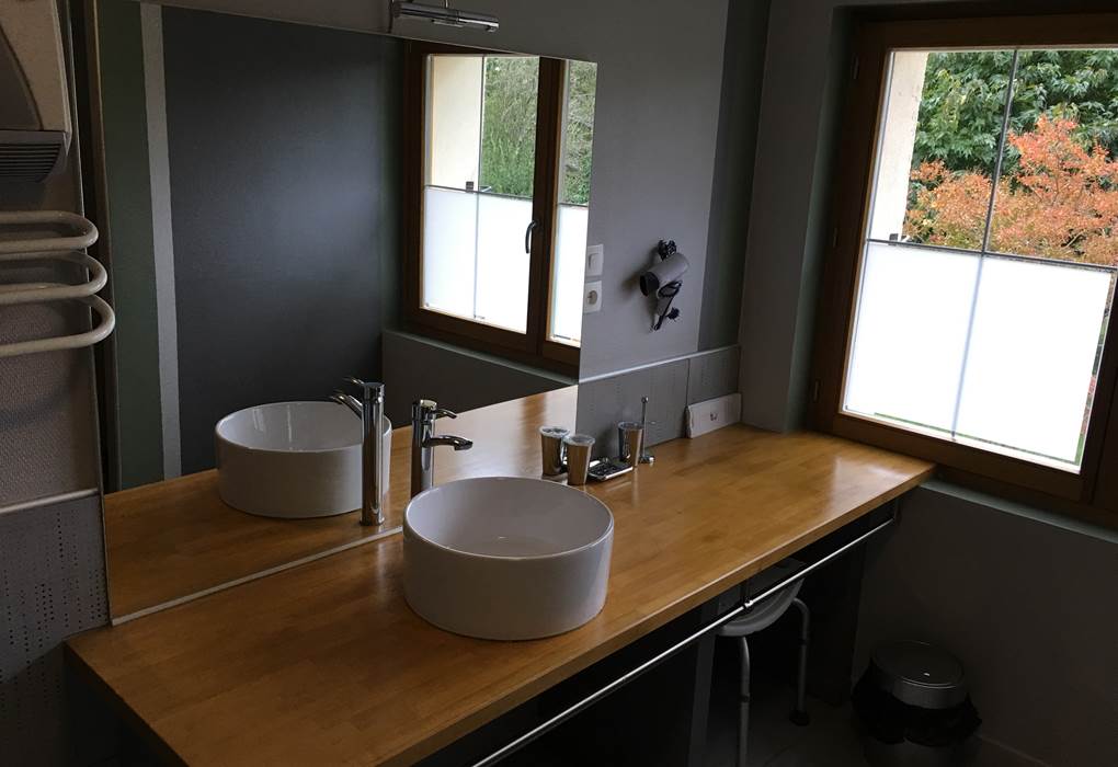 Grande salle de bain Suite Papillon La Forestière Chambres hôtes quercy occitanie montauban gaillac monclar