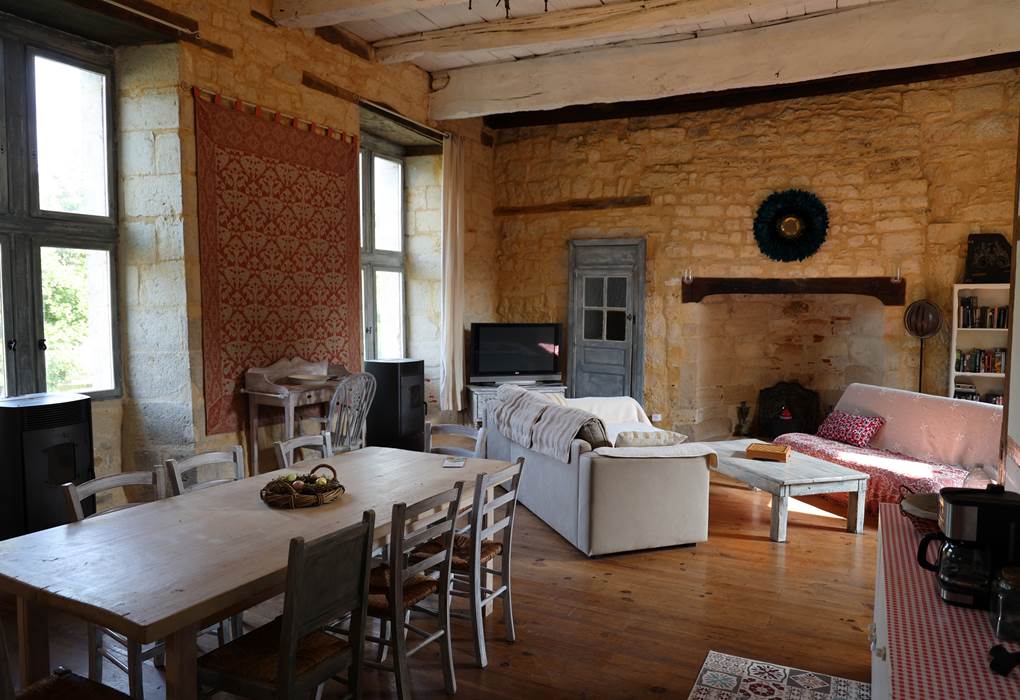 Château de Saint Chamarand, Aile Renaissance, salon et cuisine (3)