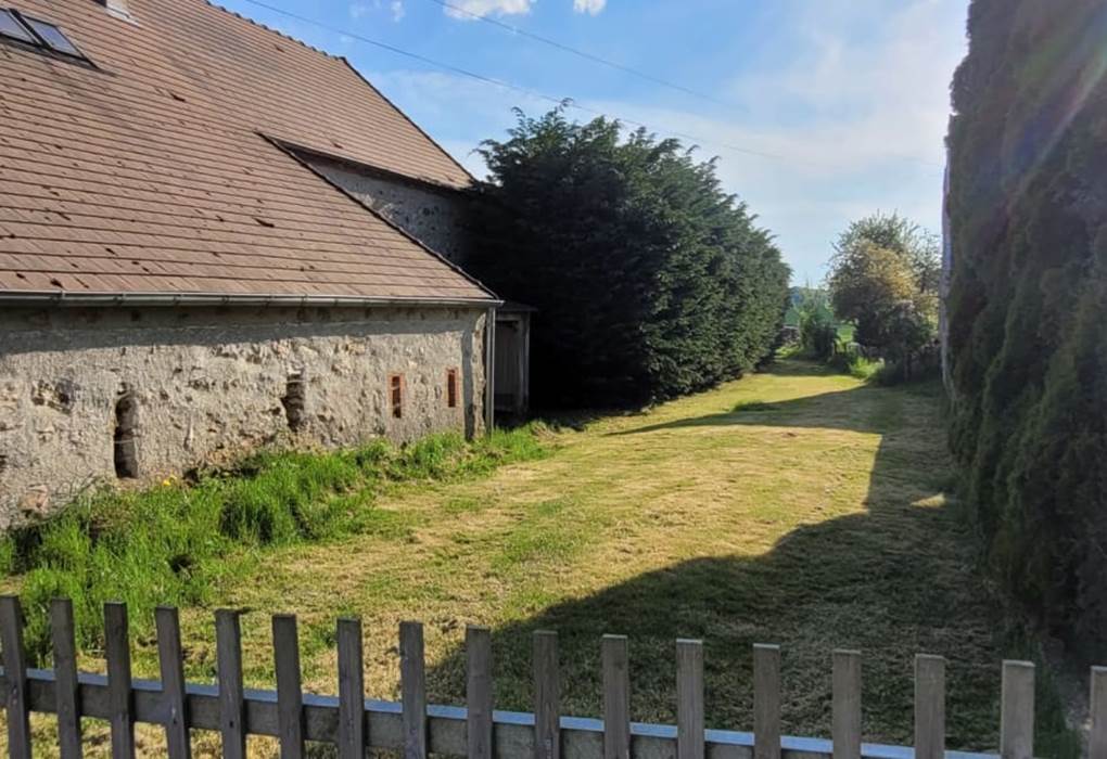 vue sur l'arrière de la bâtisse 
