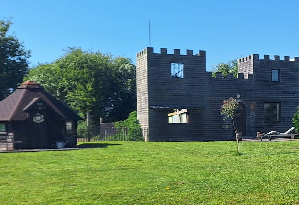 château et cabane des elfes  extérieur