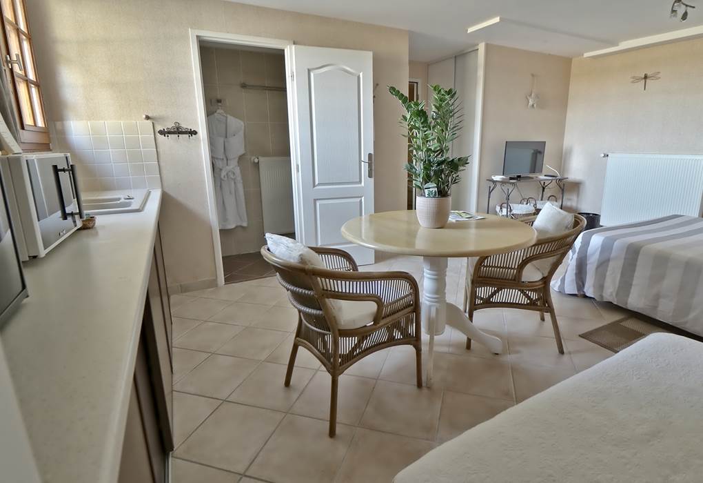 Coin repas Chambre double Junior Le pas de l' Âne Saint Ondras