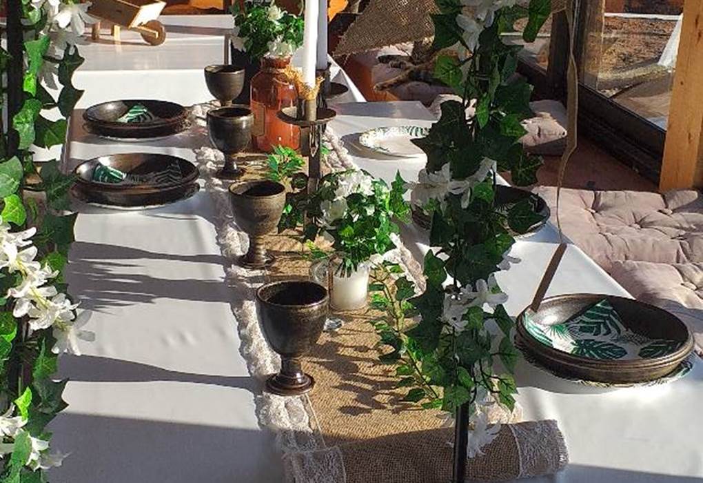 Auberge avec cuisine, salle du roi, salon avec jeux médiévaux et bibliothèque, choses  a faire