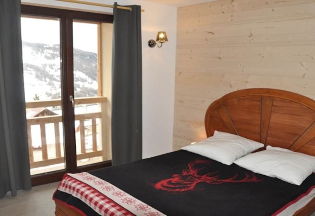 ESTABLOU #6 Chambre 02