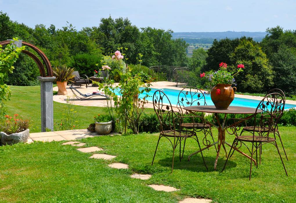 Vue sur la piscine côté gers