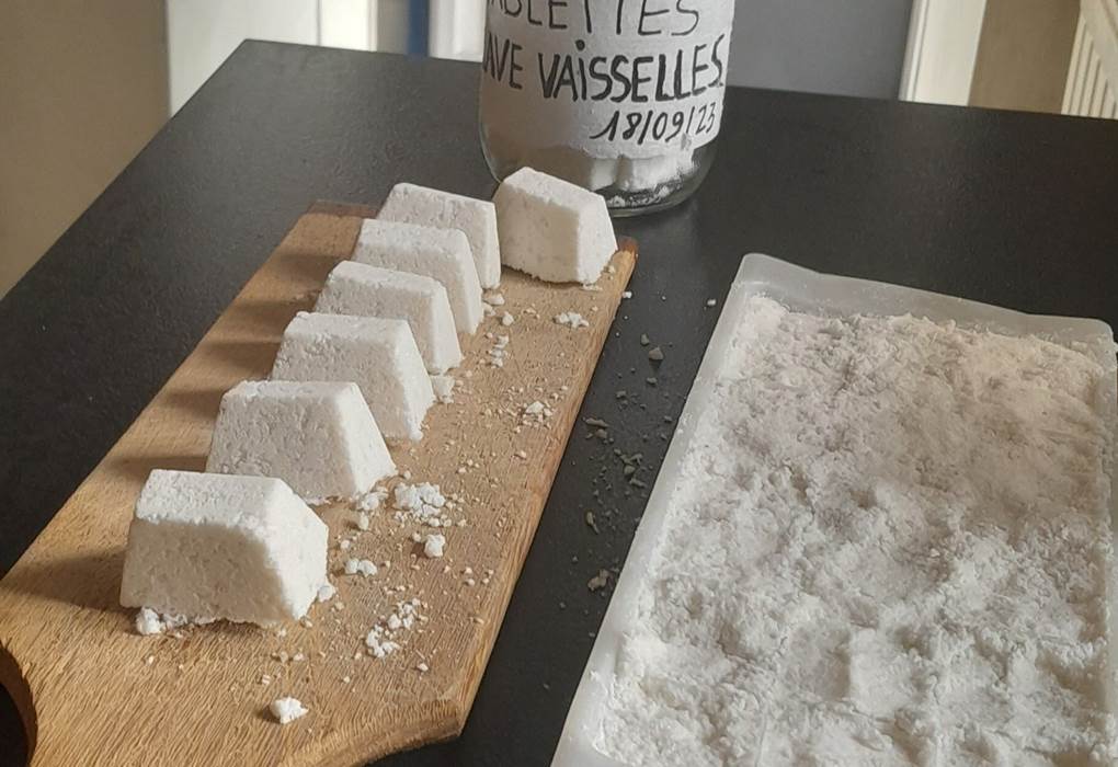 Ateliers fabrication aux plantes ou fleurs cosmétiques, bobologie, ou ménagers