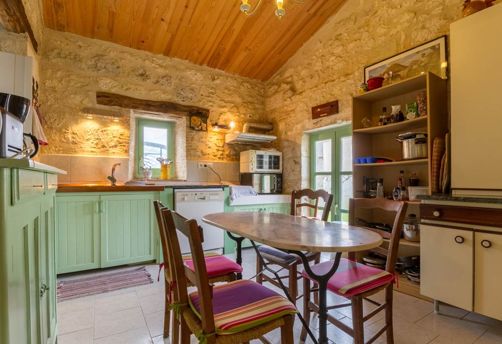 Saint Roch cuisine à partager chambres d'hôtes.jpg