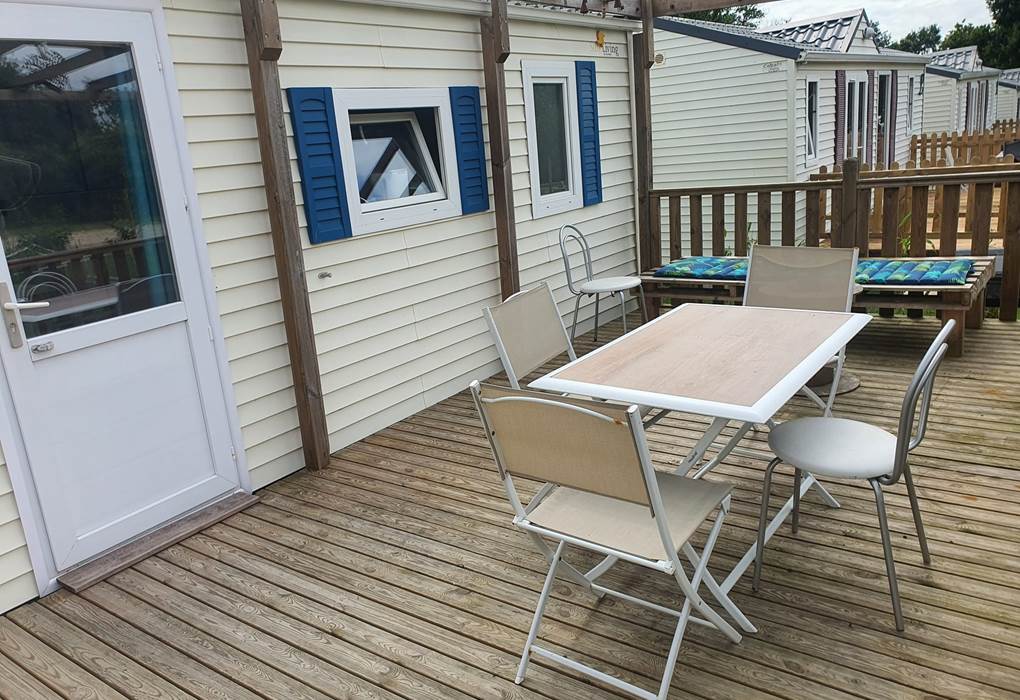 terasse avec son mobilier