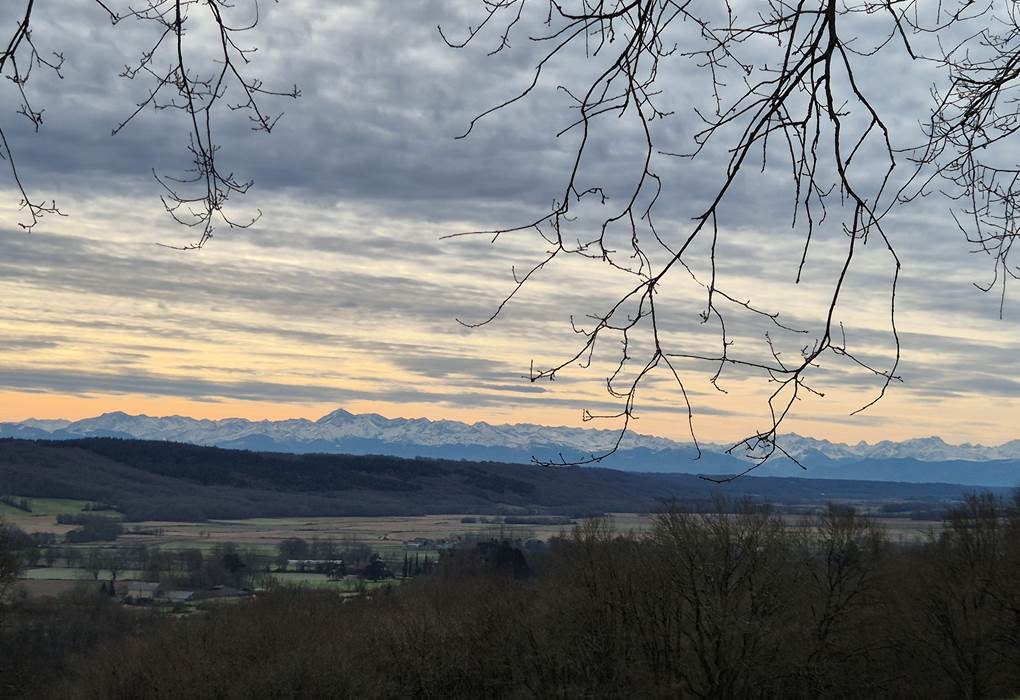 LA CHAINE DES PYRENEES