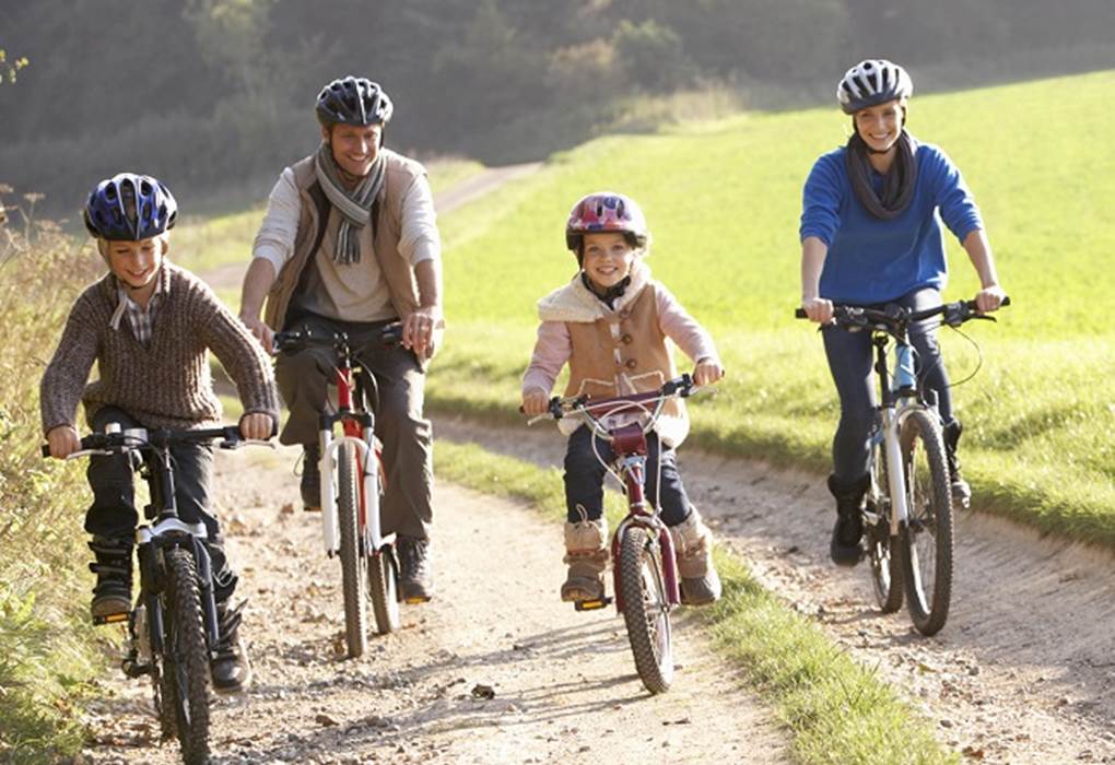 famille-velo-de-montage