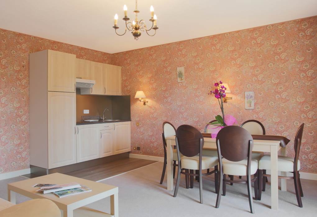 Gîte Junior Suite avec terrasse cuisine séjour gîte 29 30
