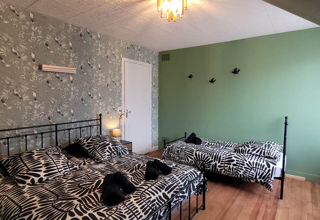 chambre triple 1er étage le corbeau et le renard 