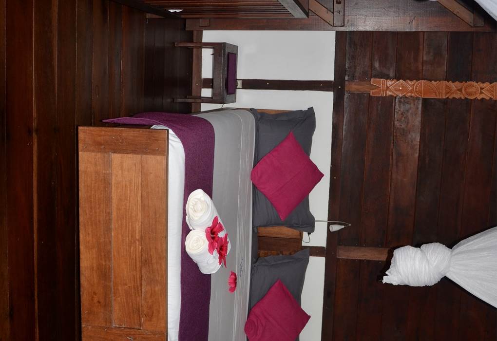 Chambre double avec lit bébé