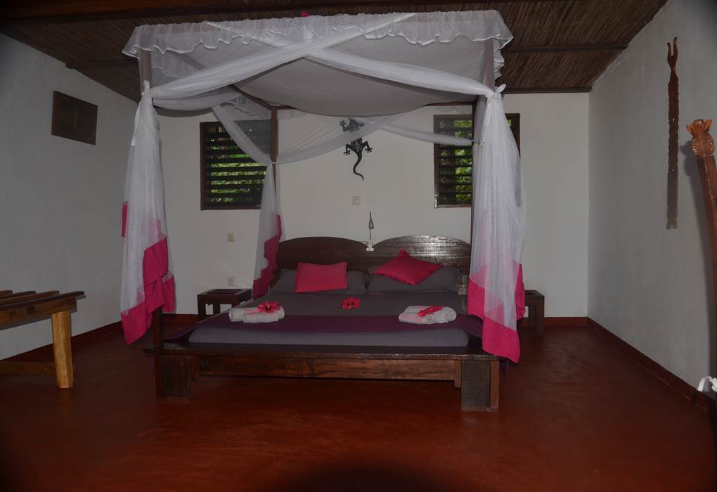 Chambre avec lit double