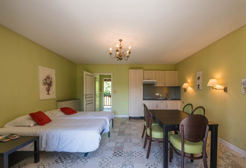 Junior suite et gîte de charme 35/36 avec 2 couchages lit 90 dans salon séjour