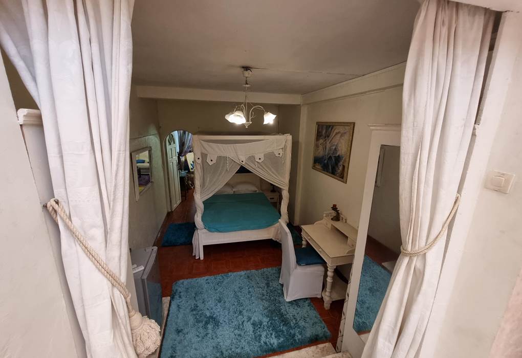 Chambre Dauphin vue de la salle de bain