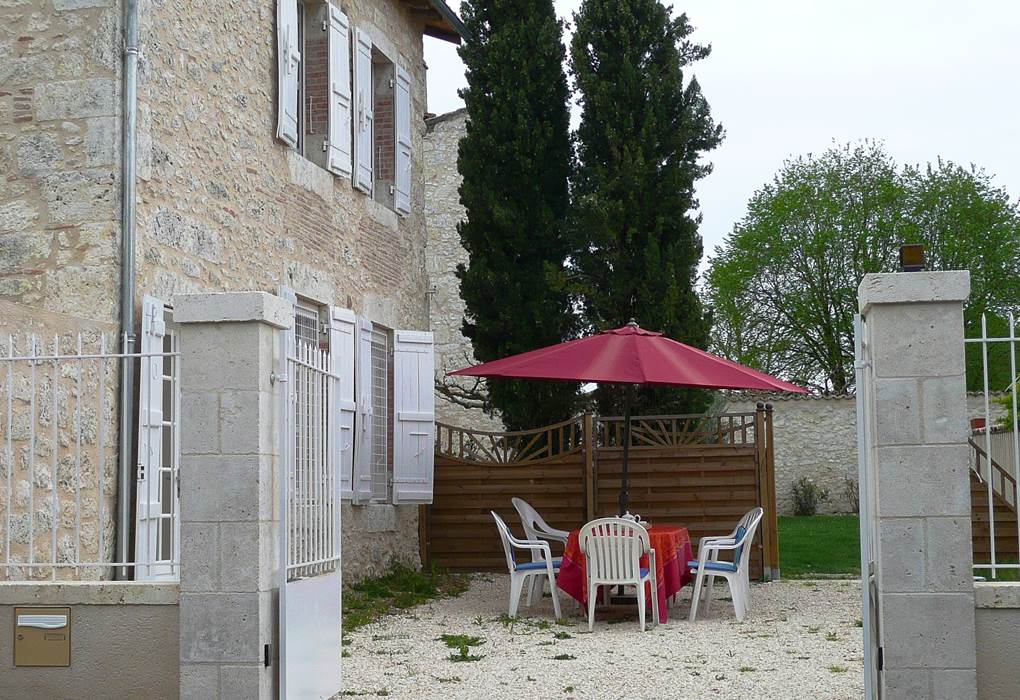 Saint Roch Tournecoupe gîte et chambres d'hôtes terrasse privée du gîte