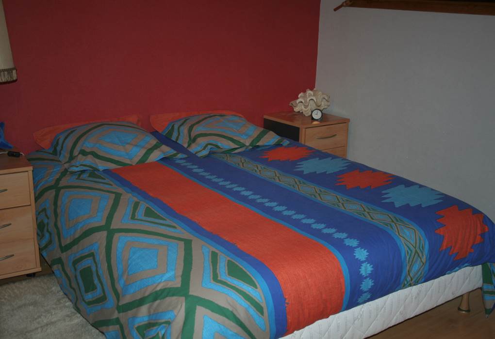 un grand lit 160 x 200