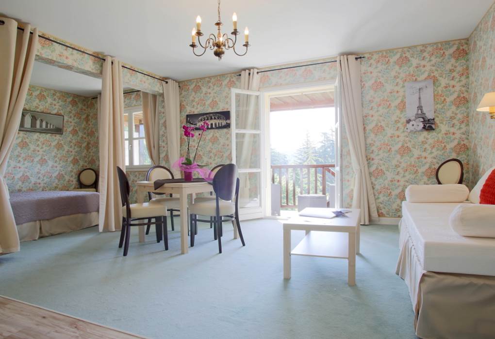 Gîte 33 cuisine séjour chambre