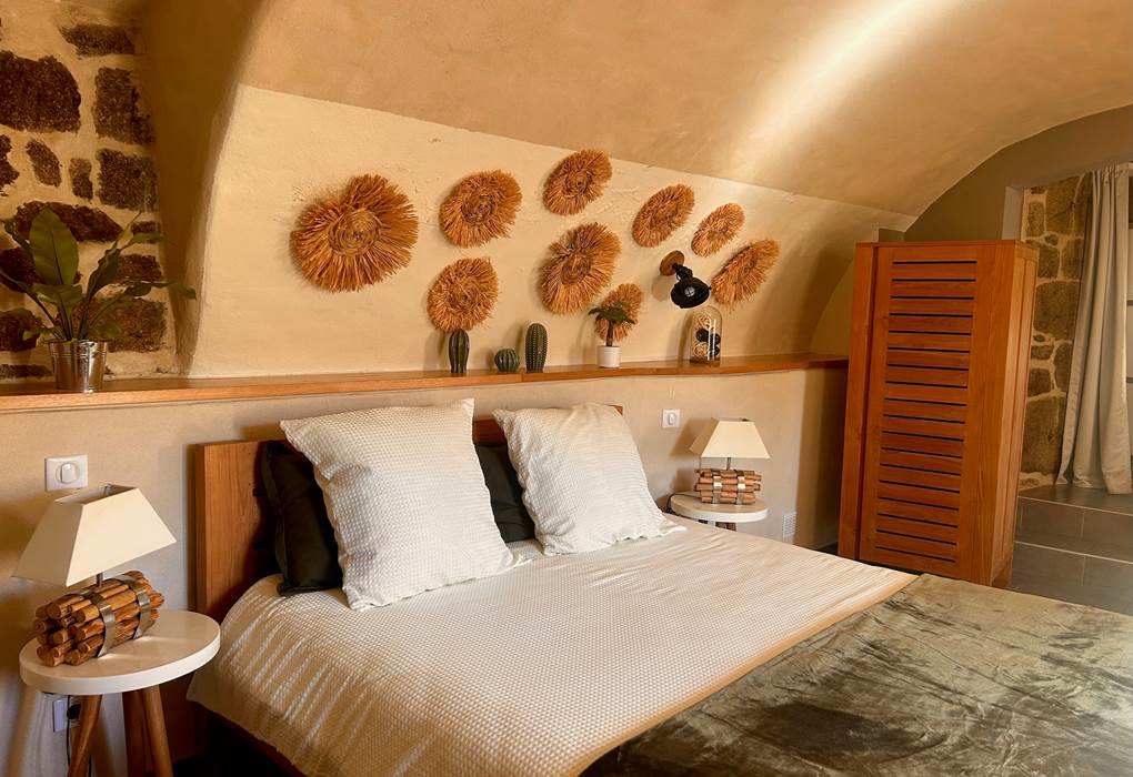 la calade chambres d'hotes et espace bien être ardèche lit chambre chanvre