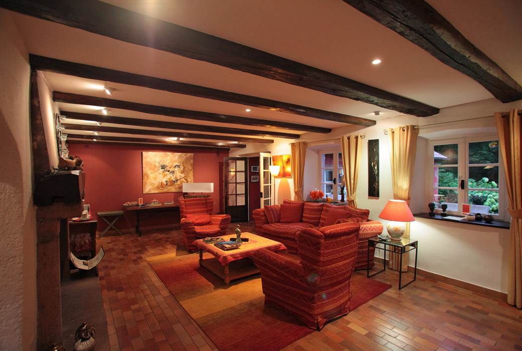 Salon avec cheminée