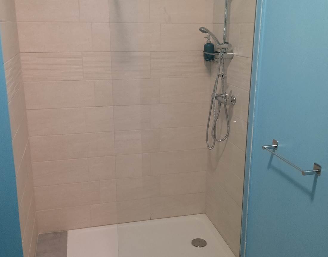 douche de chambre 1