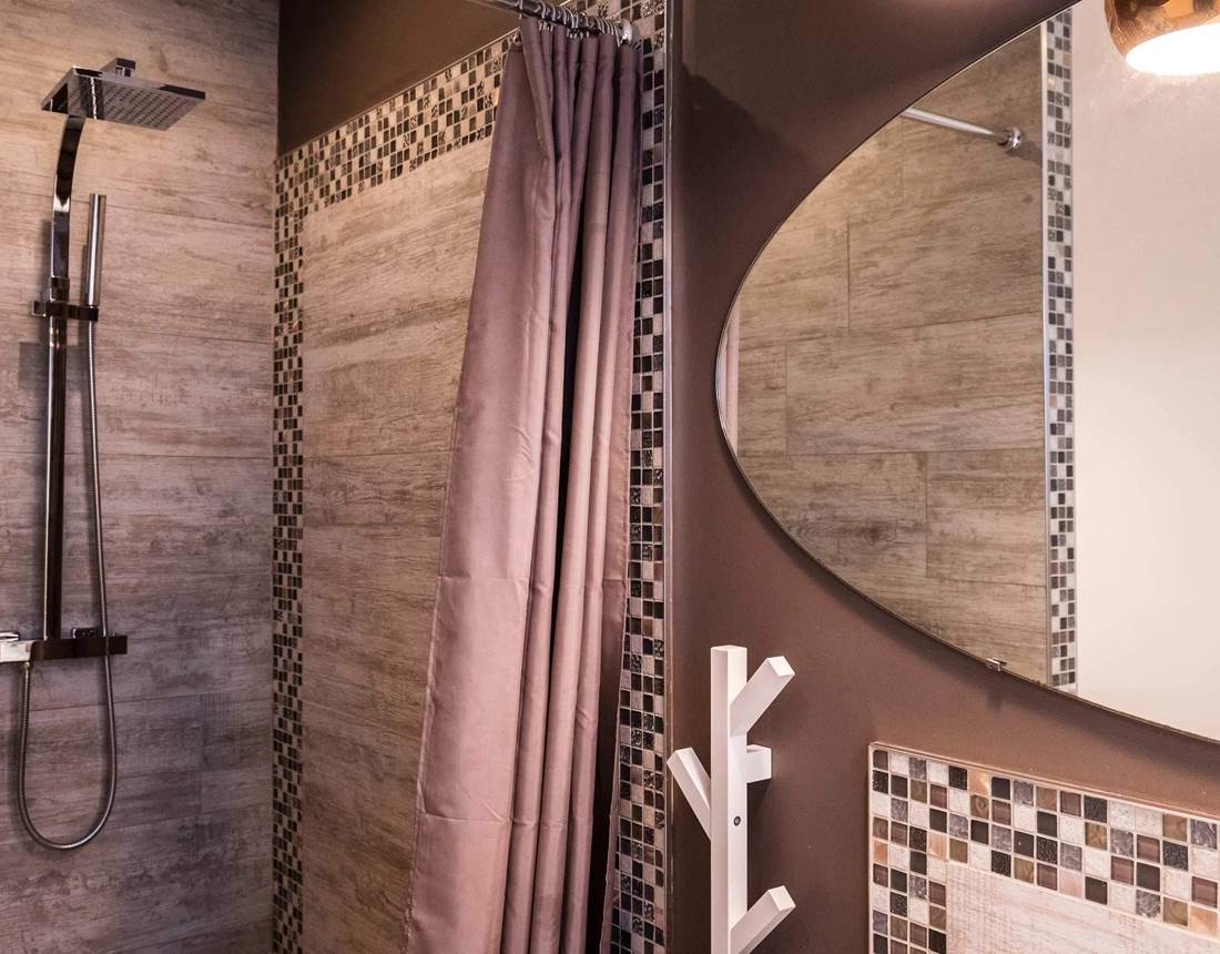 A2388F61-22B7-4BD6-9E54-37486F6AC086