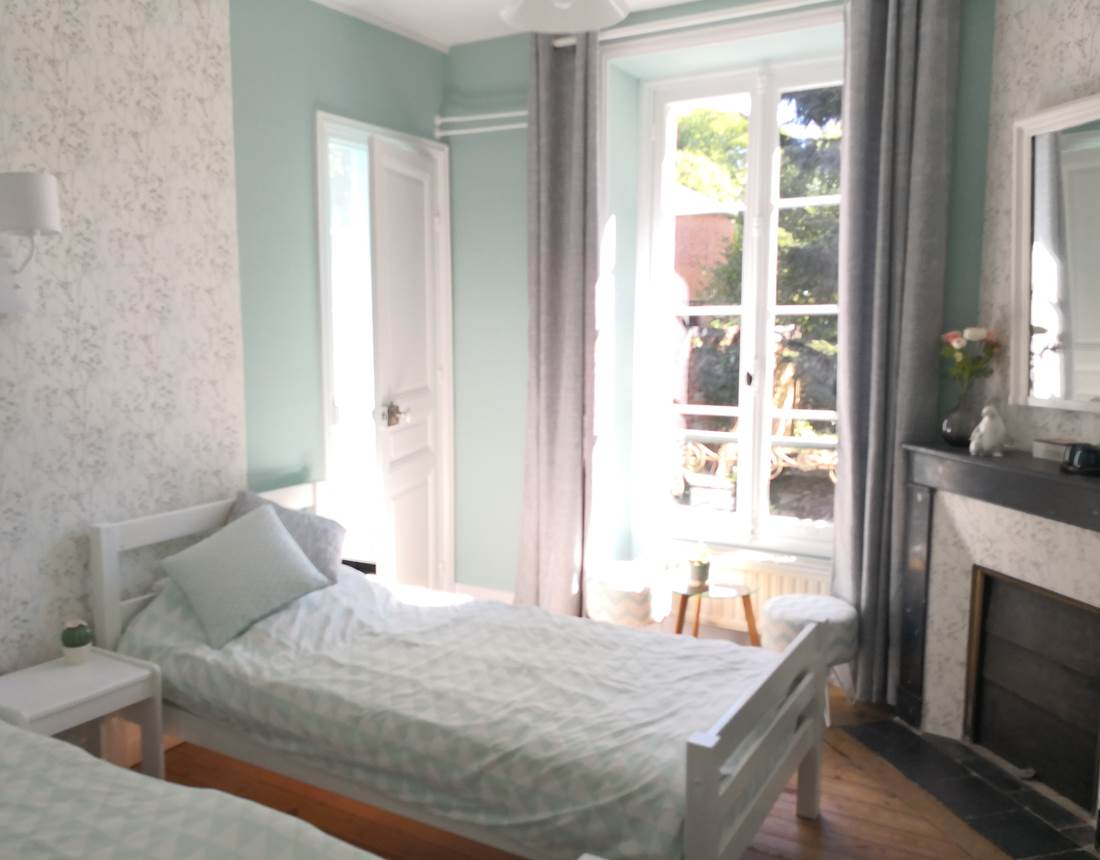 Maison Courbarien - chambre "Jade" avec 2 lits simples - vue d'ensemble