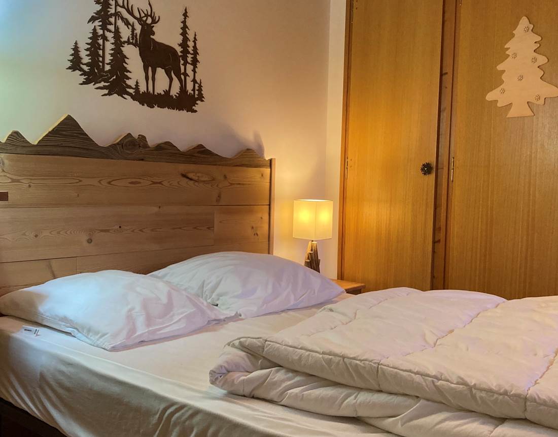 Chambre 1: 1 lit double et balcon