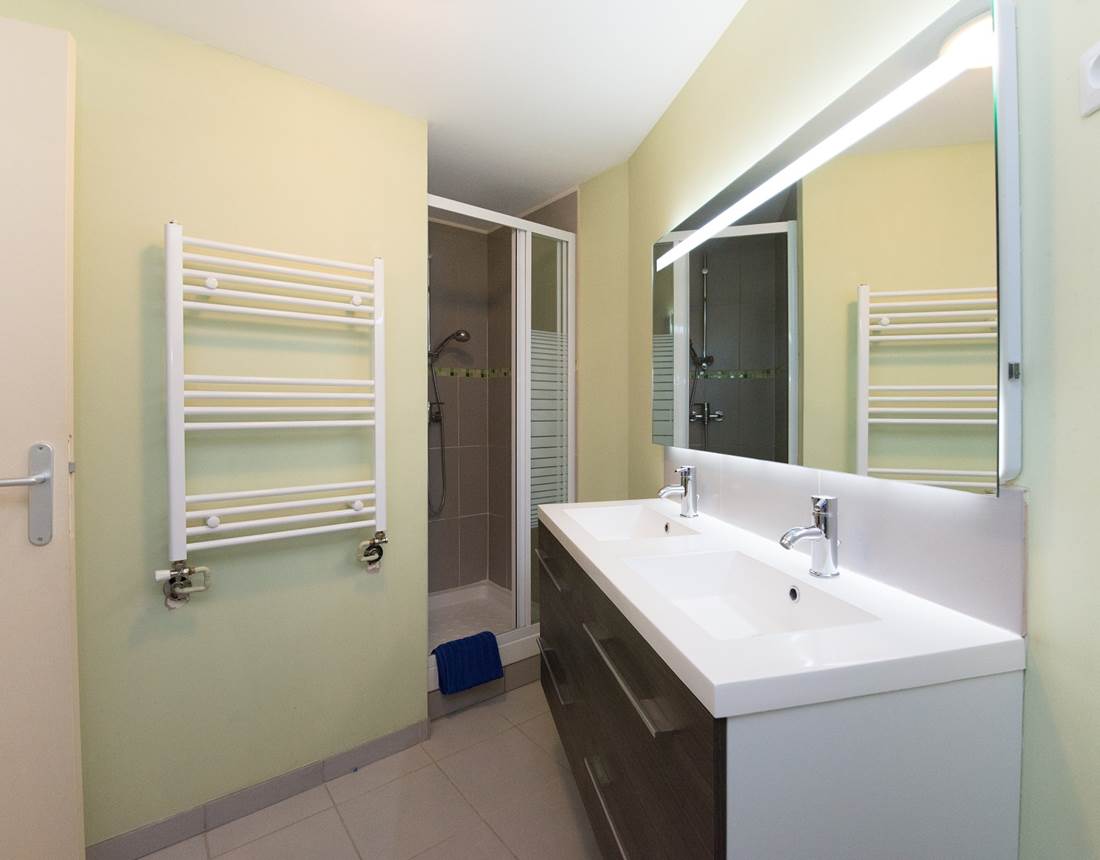 salle de bain de la chambre 6