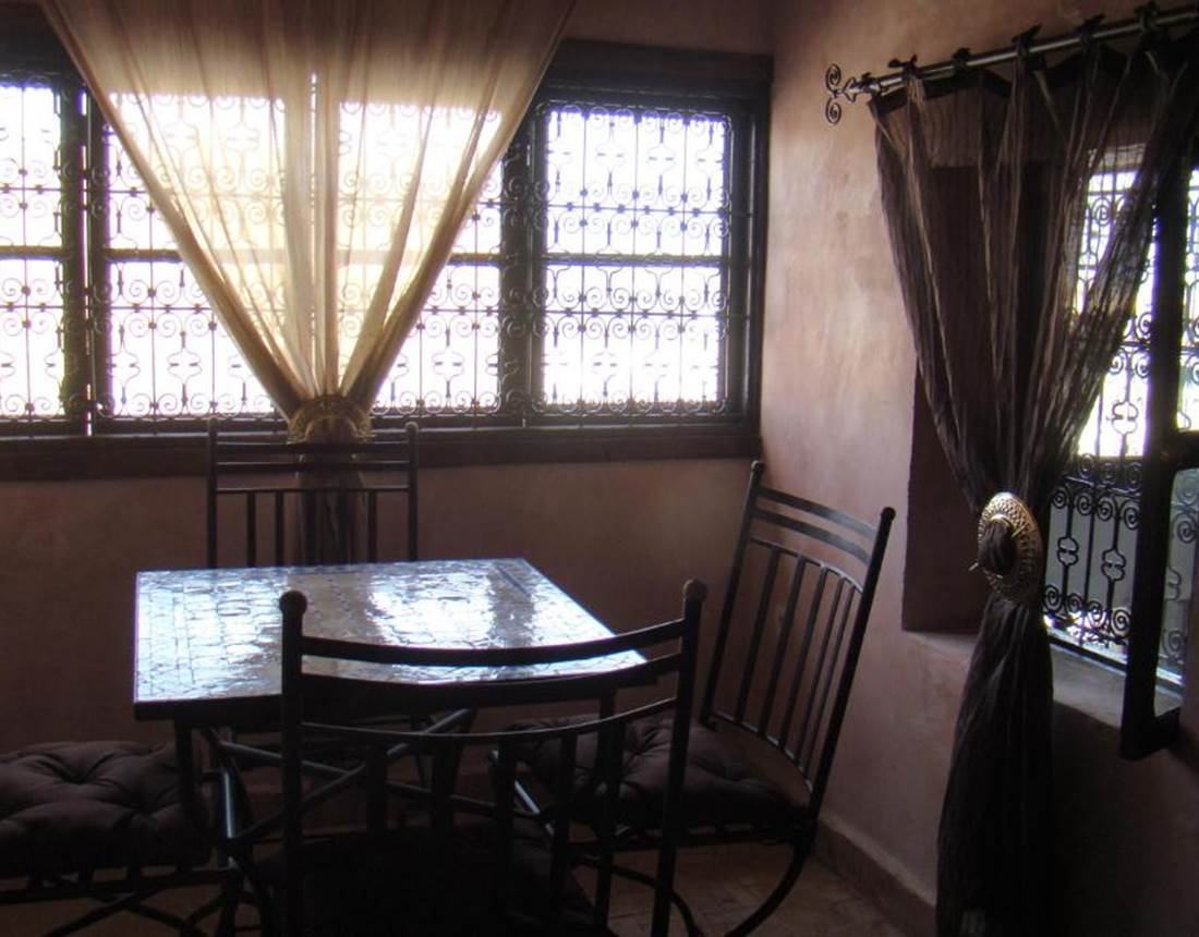 le coin repas dans le salon