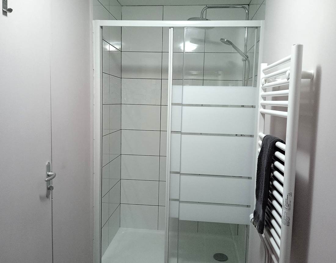 salle d'eau chambre 4