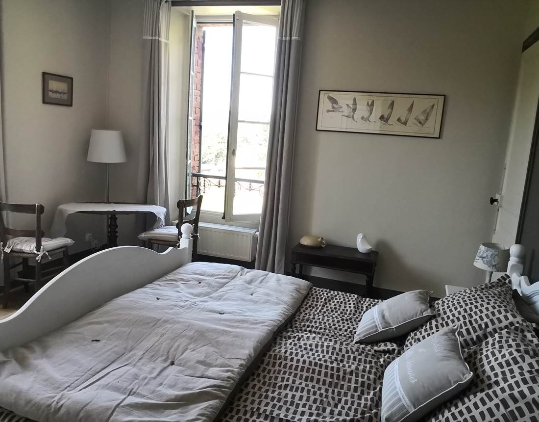 Maison Courbarien - chambre double "Andratit"  vue d'ensemble