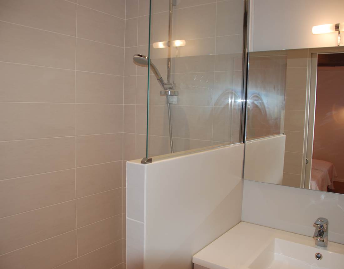 salle d'eau chambre 2
