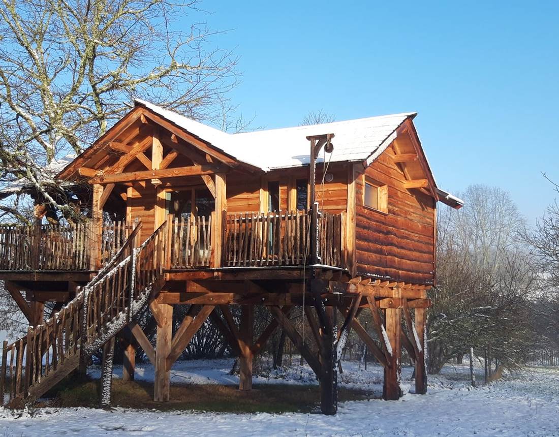 Petite Cabane INYAQAB sous la neige