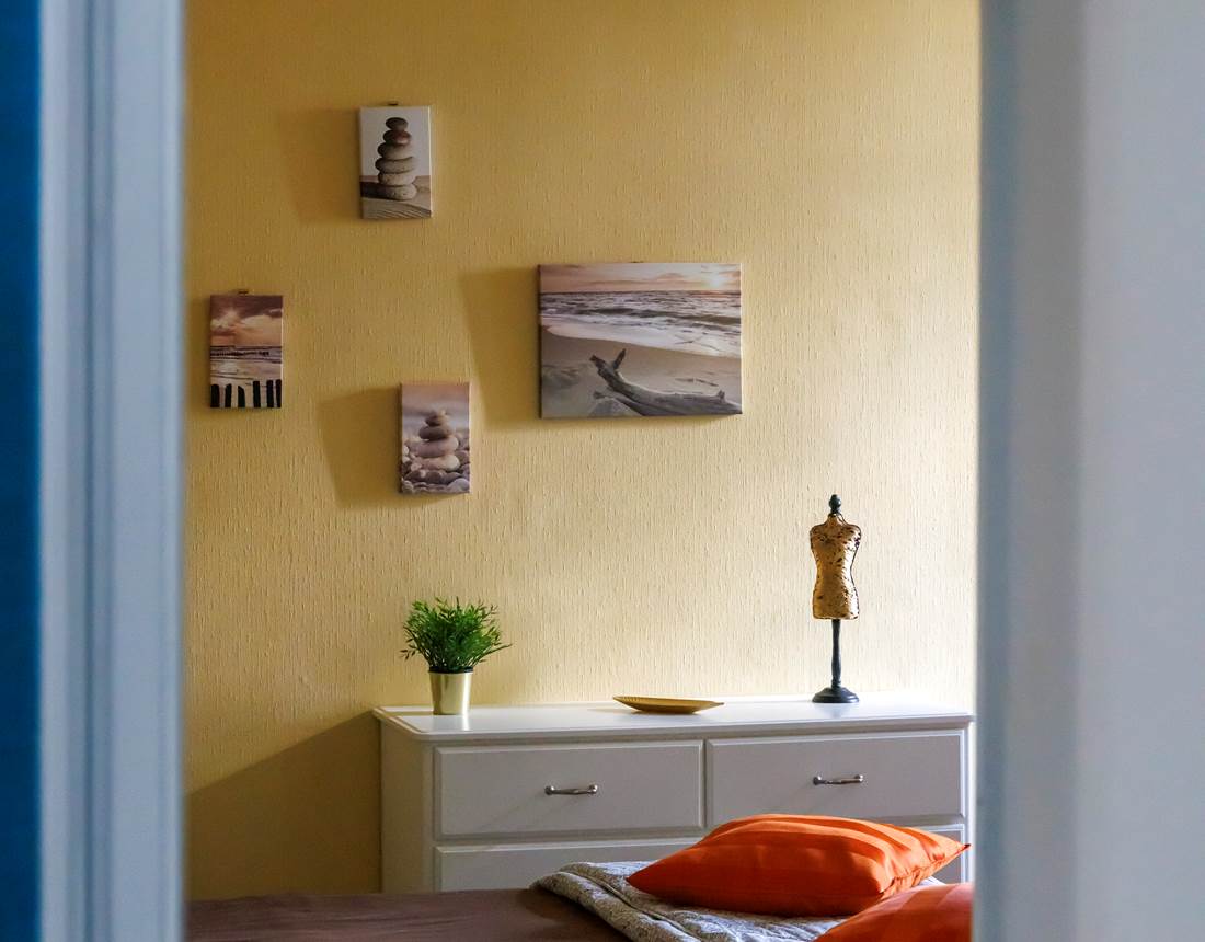 L'entrée de la chambre