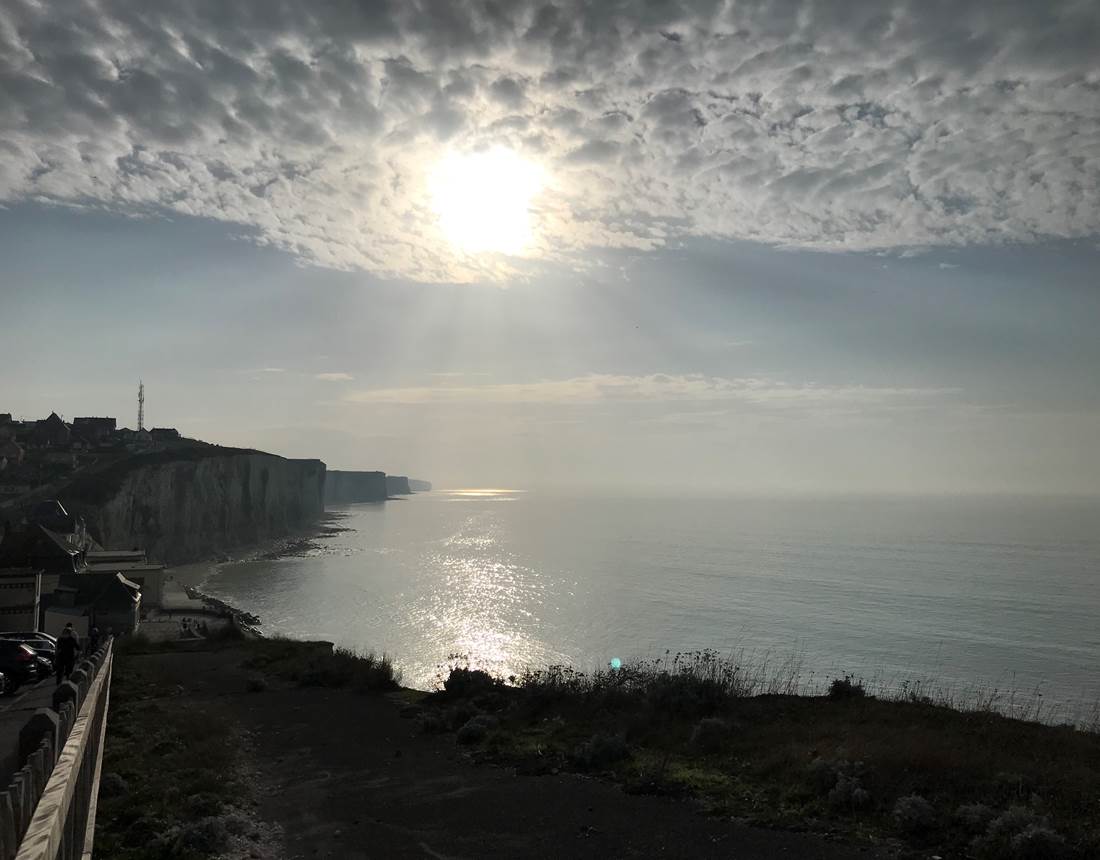 Les falaises Ault Baie de Somme Gites La Baie des Remparts France