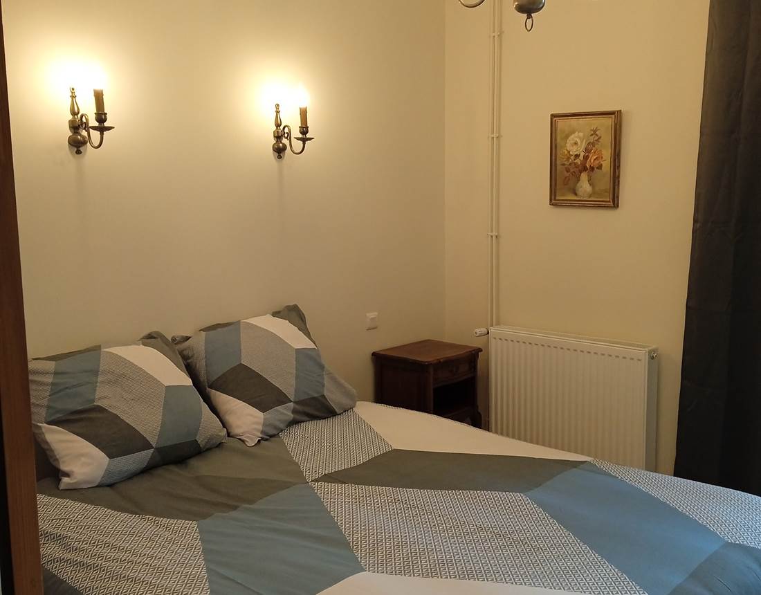 chambre du corps de logis avec vue sur la campagne