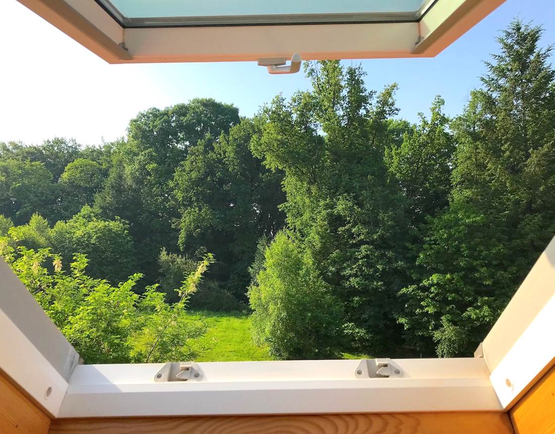 Chambre d'hotes - Il etait une fois - Chambre Belvedere - Vue depuis le Velux de la chambre ELLOHA