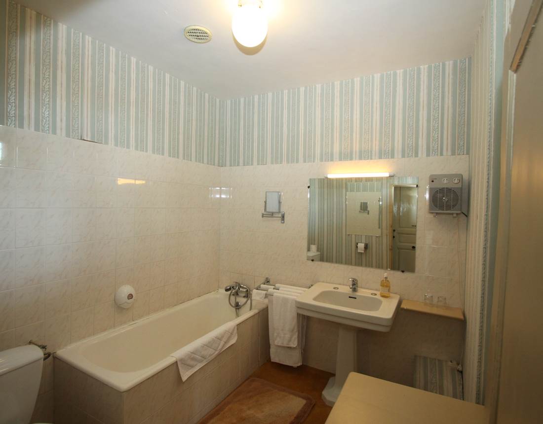 Chambre Les Jardins   la salle de bain