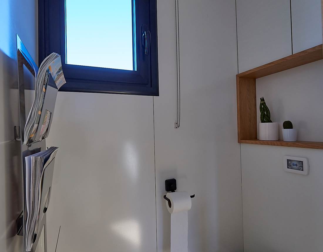 Lodge boat Fleur d'Ô - toilettes ©Y. Zedda