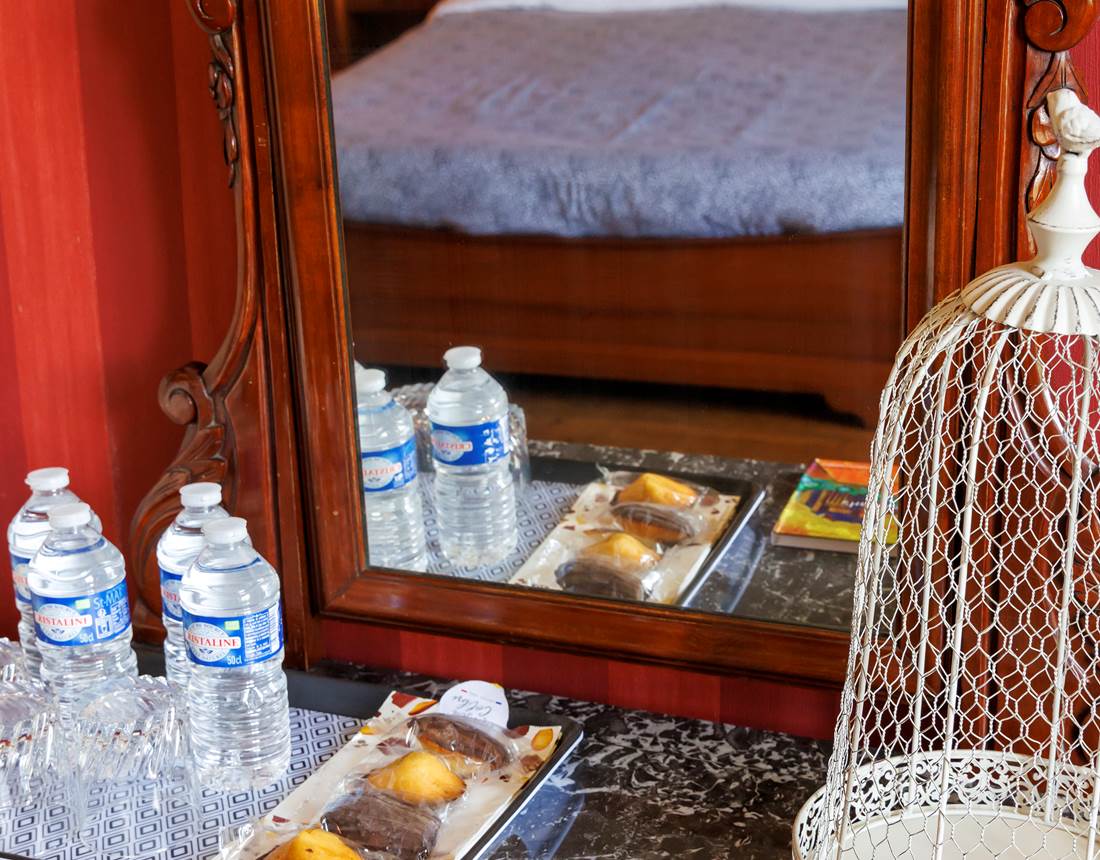 Détail de la décoration et du plateau de bienvenue