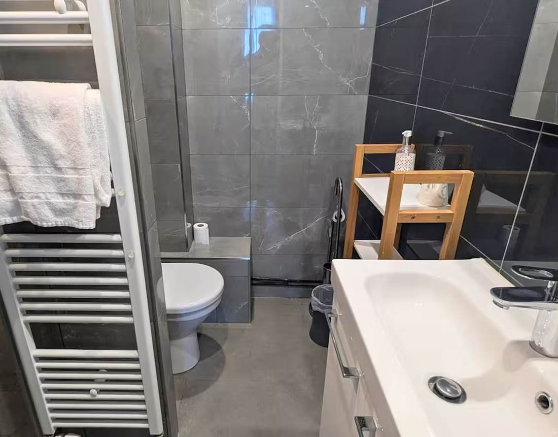 Salle-de-Bain-Paris-Hotel-Jean-Bart-Rive-Gauche