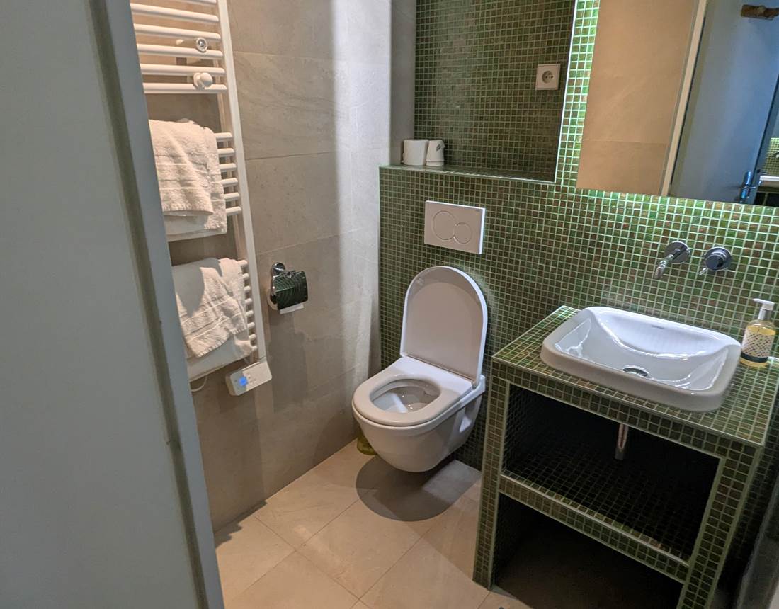 Salle de bain individuelle hotel jean bart paris 6